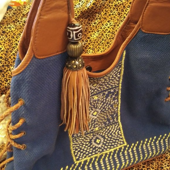 1448 Lucky Brand Large Canvas Shoulder Bag - Picture 3 of 8